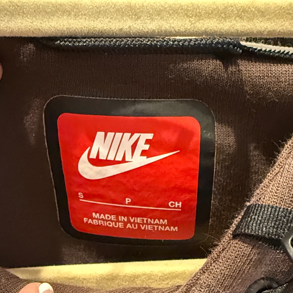 Nike Men’s Dark Brown Pullover Hoodie Size- Small - Picture 4 of 4